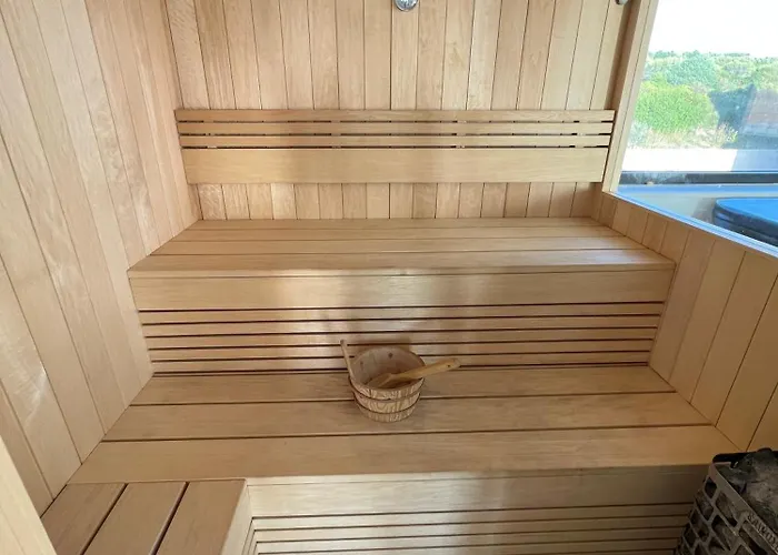 Seaview Amy - Private Pool, Sauna & Jacuzzi 别墅 Kožino