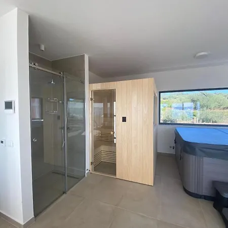 Villa Seaview Amy - Private Pool, Sauna & Jacuzzi