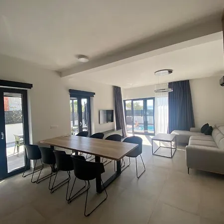 Villa Seaview Amy - Private Pool, Sauna & Jacuzzi *