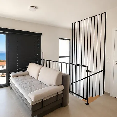 Seaview Amy - Private Pool, Sauna & Jacuzzi