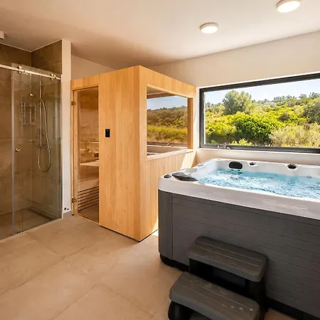 Seaview Amy - Private Pool, Sauna & Jacuzzi Villa Kožino