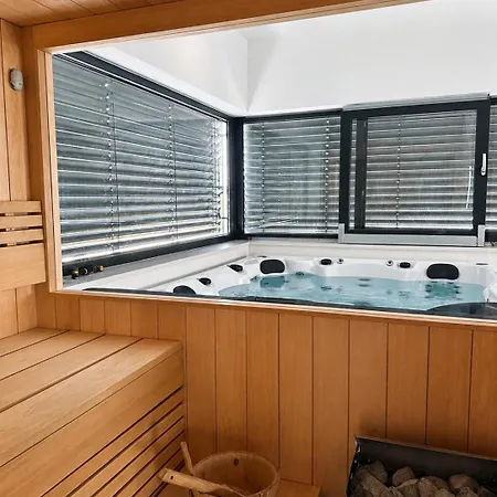 Seaview Amy - Private Pool, Sauna & Jacuzzi Villa *