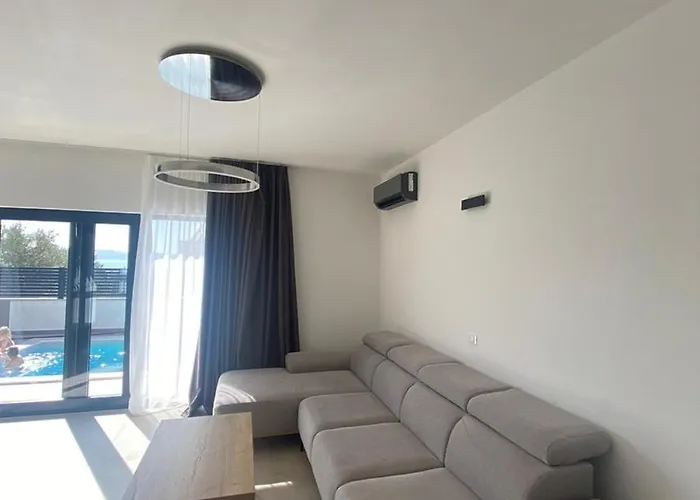 Seaview Amy - Private Pool, Sauna & Jacuzzi * Kožino