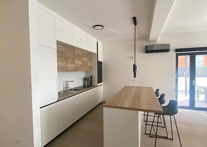 Seaview Amy - Private Pool, Sauna & Jacuzzi 빌라